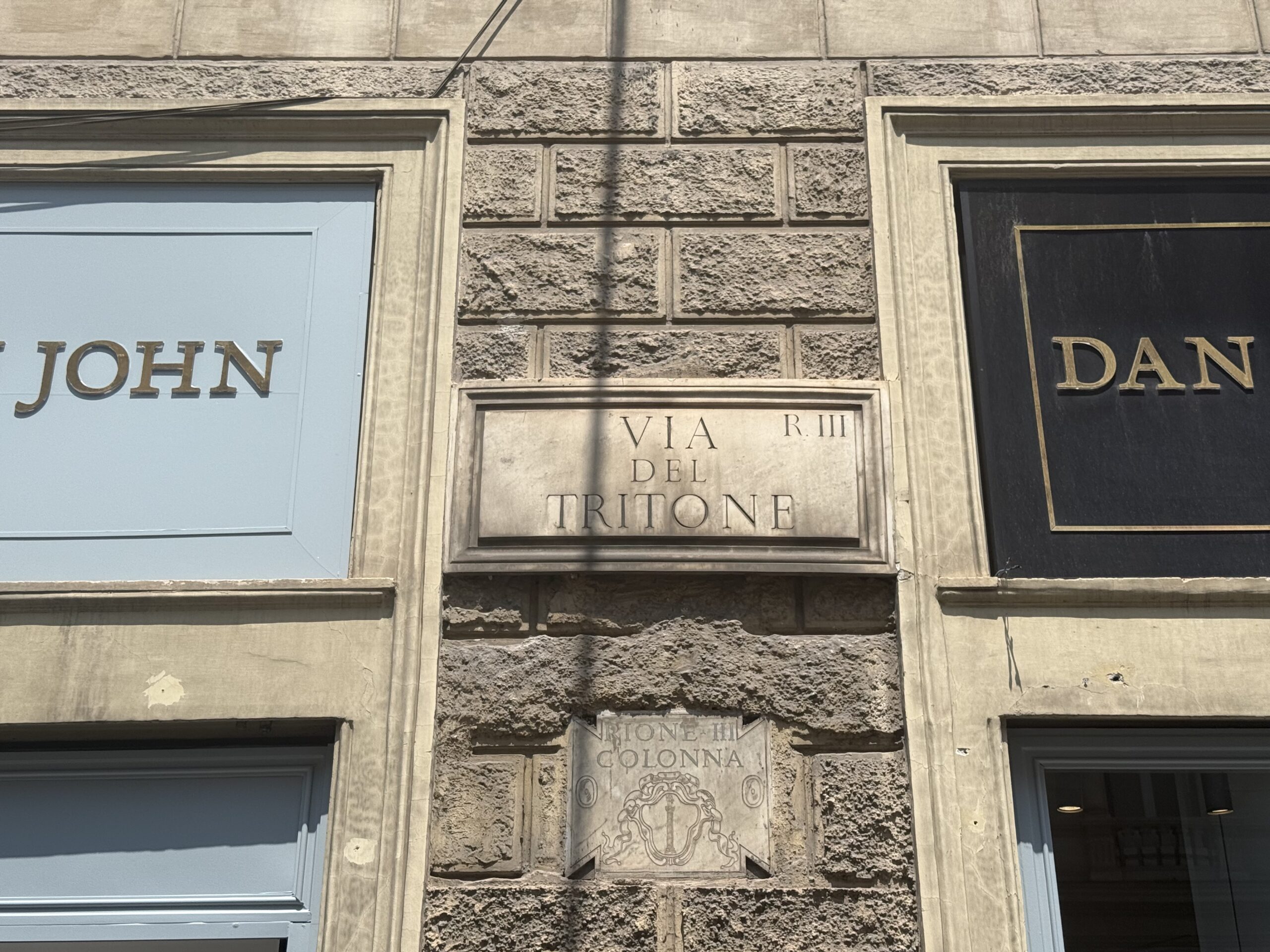 Serramenti esterni Dan John – via del Tritone Roma